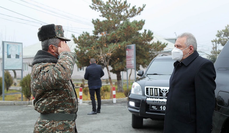 Министр обороны Армении посетил Сюник