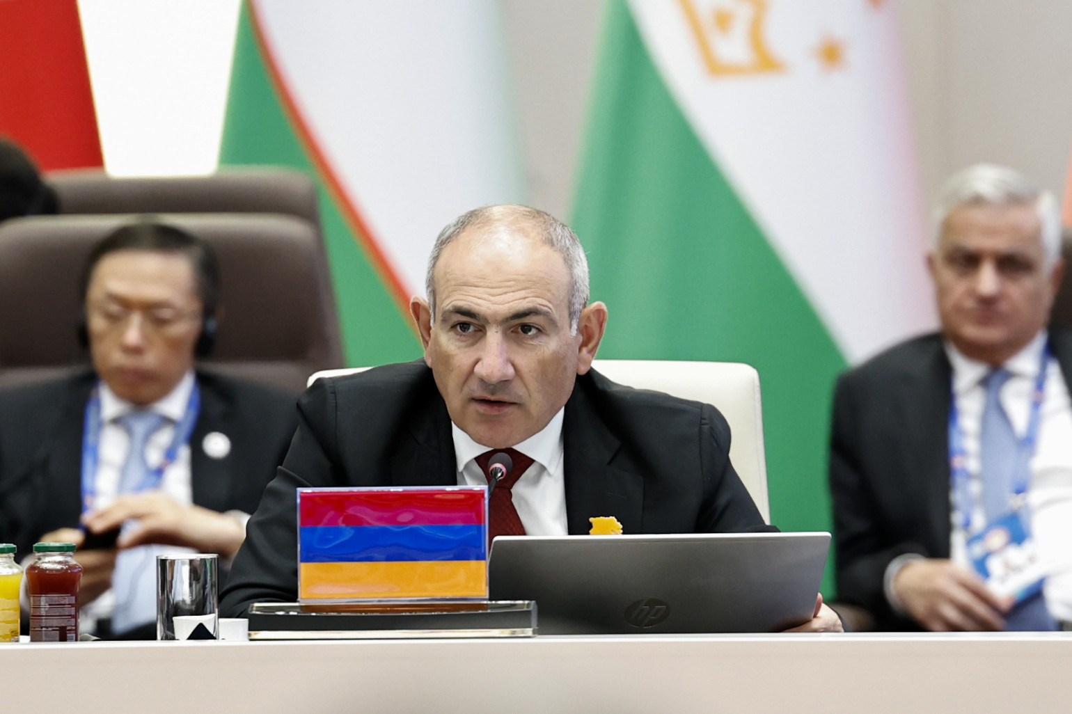 ՀՀ-ն վերջին տարիներին ռազմավարական հարաբերություններ է հաստատել Վրաստանի, Չինաստանի, Ղազախստանի, ԱՄՆ-ի, Ֆրանսիայի, Նիդեռլանդների, Գերմանիայի, Լյուքսեմբուրգի, ՄԹ-ի, Բուլղարիայի, Խորվաթիայի, Լիտվայի, ԵՄ-ի հետ. Փաշինյան