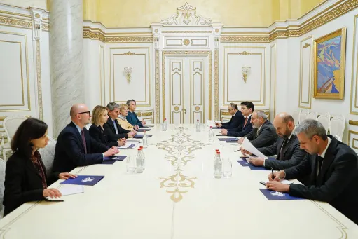 Փաշինյանն ընդունել է ներդրումային բանկի փոխնախագահին․ կարևորվել է Հյուսիս-հարավի կյանքի կոչումը