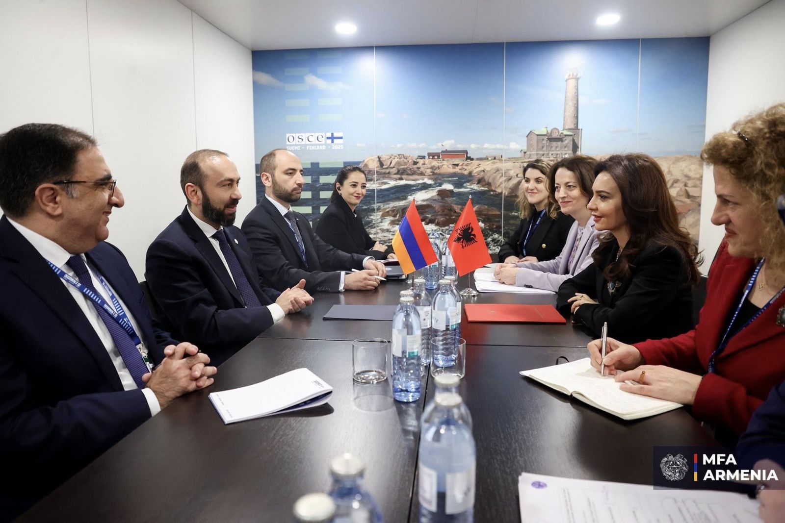 Միրզոյանն ու Ալբանիայի ԱԳ նախարարը քննարկել են երկու երկրի միջև համագործակցության զարգացման հարցեր