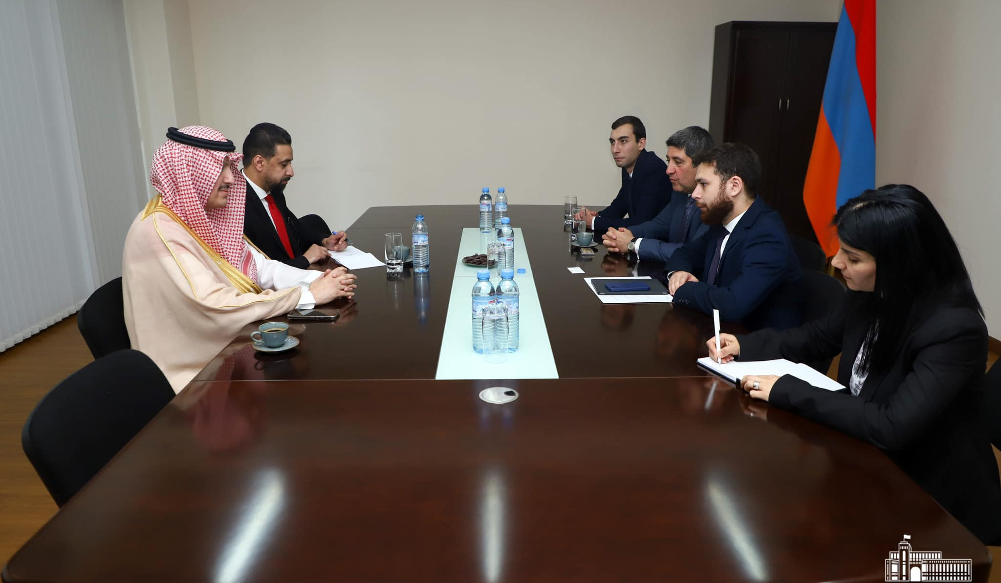 Վահան Կոստանյանը դեսպան Սալման Աբդ Ալ-Ռահման Ալ Ալ-Շեյխին ներկայացրել է ՀՀ-ի՝ տարածաշրջանում խաղաղության հասնելուն ուղղված ջանքերը
