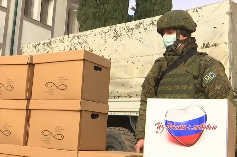 Российские миротворцы доставили 10 тонн гуманитарного груза для детей в Нагорный Карабах