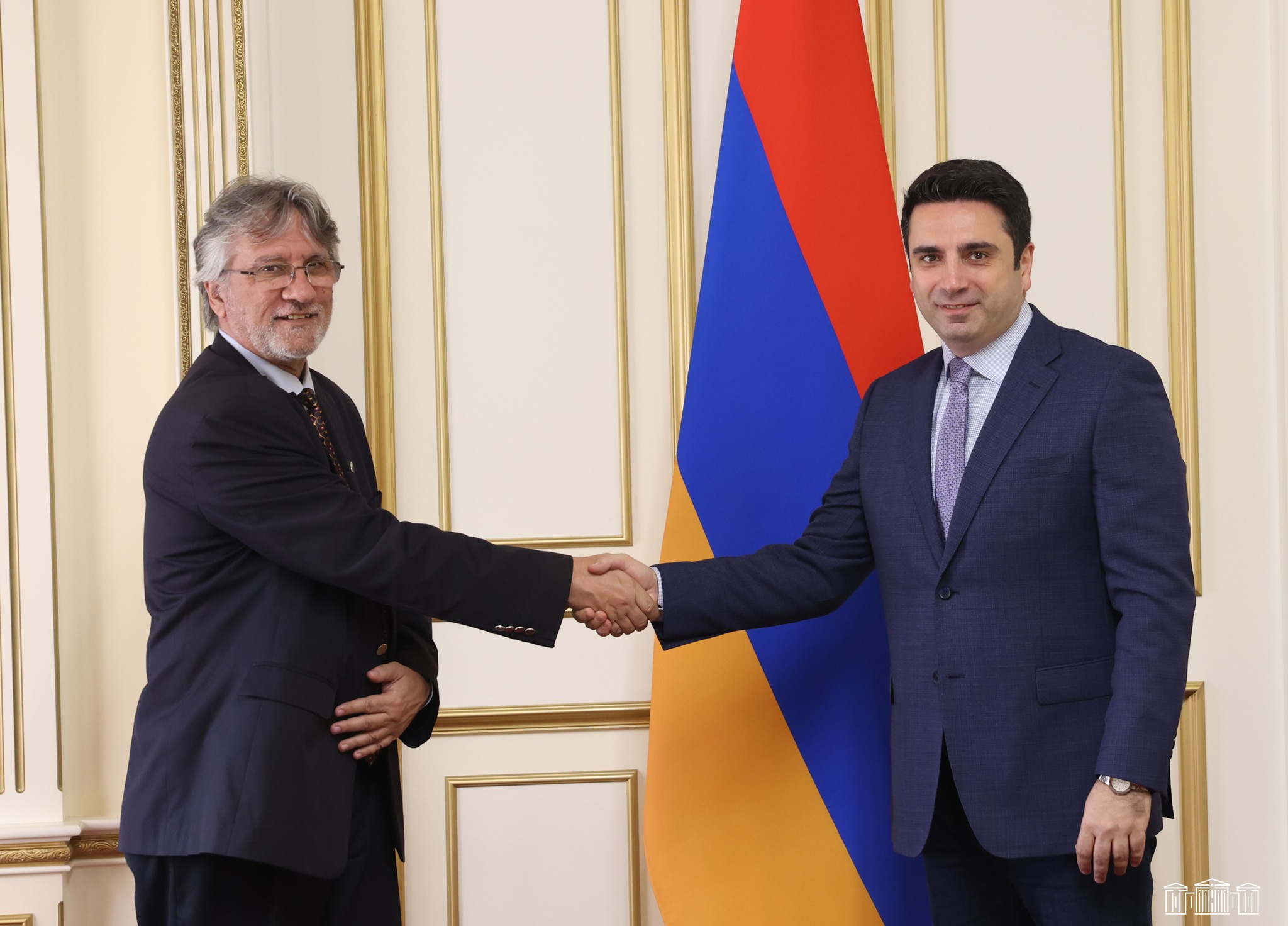 Ալեն Սիմոնյանն ընդունել է Արգենտինա-Հայաստան բարեկամական խմբի նախագահի գլխավորած պատվիրակությանը