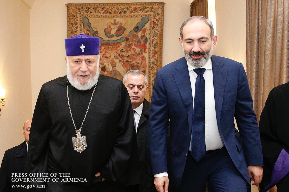 Մայր Աթոռ-ը պետք է պարզաբանի, արդյո՞ք Գարեգին Բ–ն խախտել է կուսակրոնության ուխտը եւ զավակ ունի. Փաշինյան