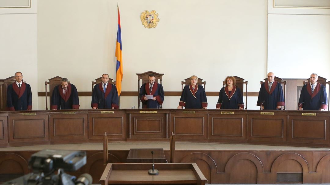 ՍԴ 7 անդամներին փոխելու հարցը չի արդարացնում այն ռիսկը, որին գնացել է վարչապետը. Քաղաքագետ
