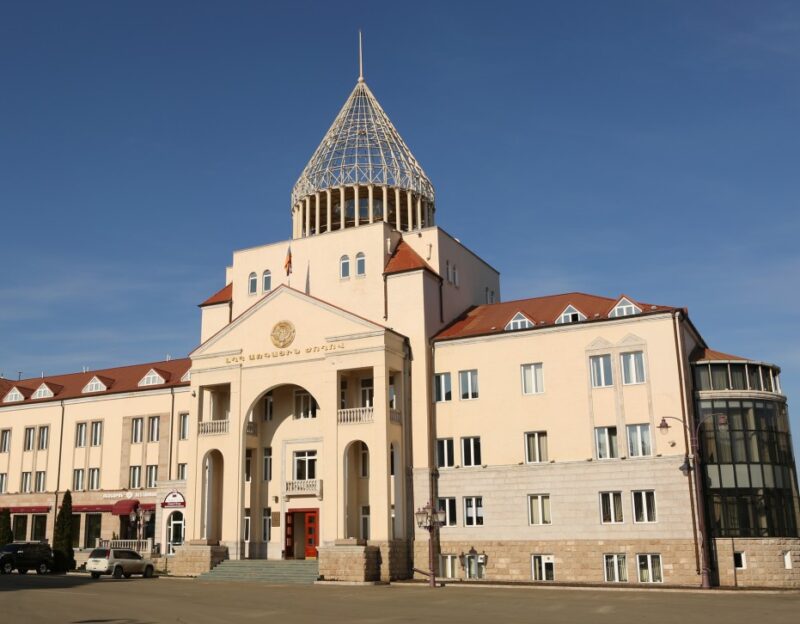 Այսպիսի ընթացքը չի կարող մոտեցնել սպասված խաղաղությանը․ Արցախի ԱԺ-ն՝ վաշինգտոնյան բանակցությունների մասին
