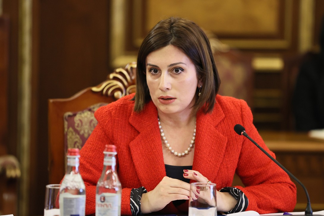 Այն դասարանները, որտեղ բացակայությունների թիվը 20 տոկոսից ավելի է, հնարավորություն ունեն անցնելու հեռավար դասապրոցեսի. նախարար