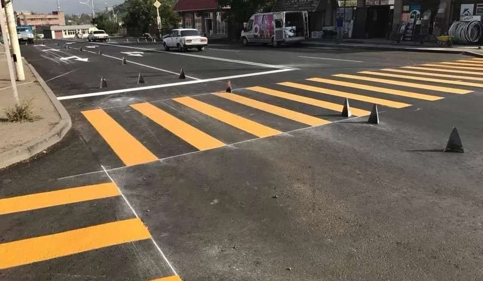 Երևանում փողոցների գծանշումները լինելու են բացառապես թերմո և սառապլաստի միջոցով, իսկ ներկանյութը՝ լուսաանդրադարձնող