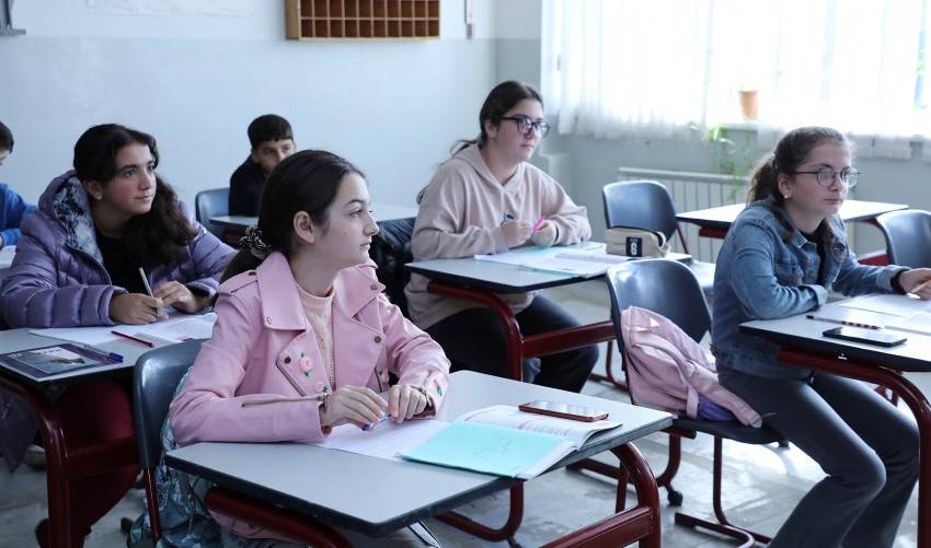 Ինչու են Երևանում որոշ դպրոցներ հրաժարվում ընդունել արցախցի երեխաներին․ պարզաբանում