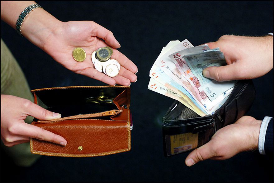 Մարտին տղամարդկանց միջին աշխատավարձը կազմել է 428 հազար, կանանցը՝ 242 հազար. ԱՎԾ