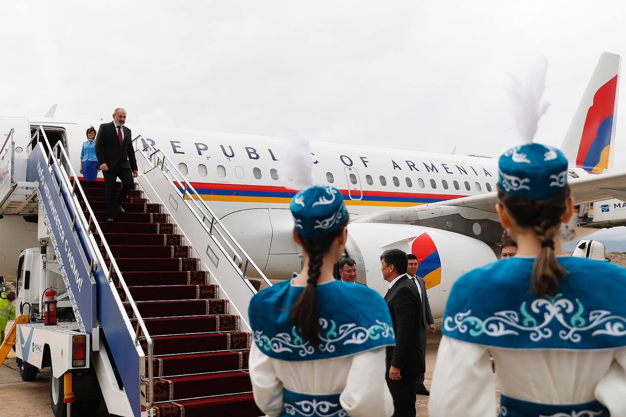 Премьер-министр Армении с рабочим визитом прибыл в Кыргызстан