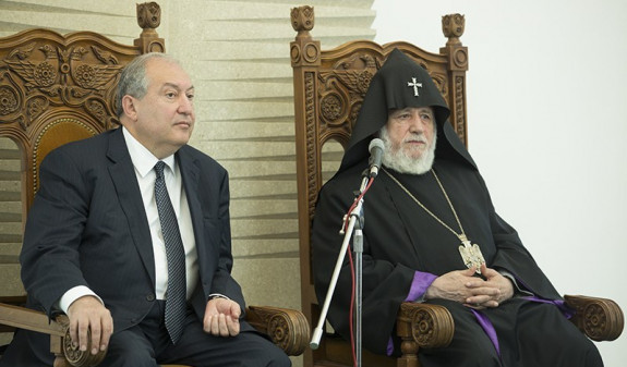 Նոյեմբերի 22-ը՝ որպես պաշտպանության համար զոհվածների հիշատակի օր. Նախագահի և Գարեգին Երկրորդի կոչը