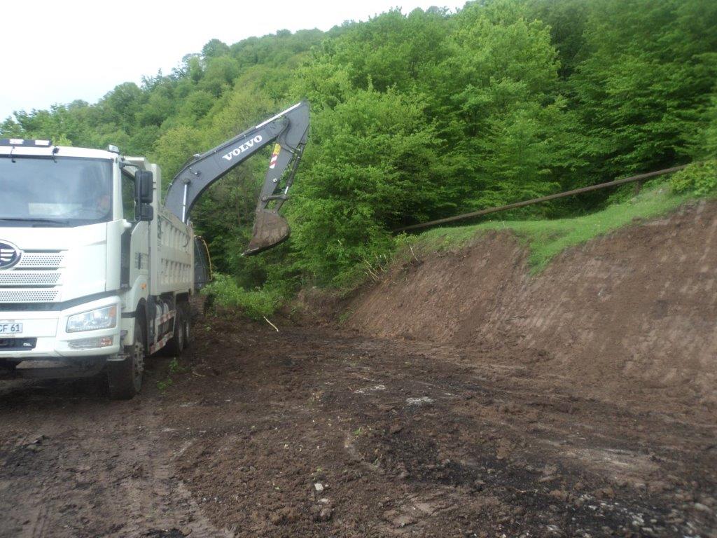 Ընթացքի մեջ են Հ-22, /Մ-6/-Դսեղ-Հ-70 հանրապետական նշանակության ավտոճանապարհի հիմնանորոգման աշխատանքները