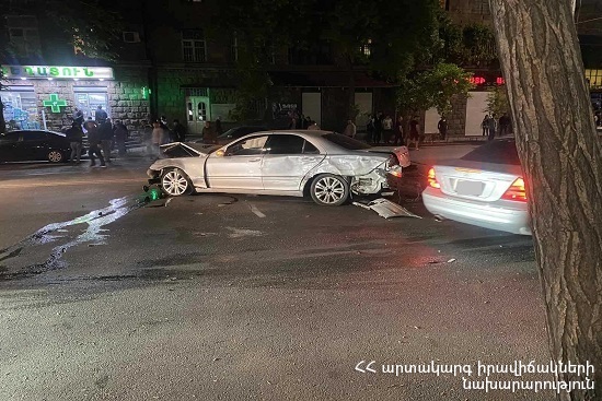 Խոշոր վթար Գարեգին Նժդեհ փողոցում. իրար են բախվել 5 մեքենա, կան վիրավորներ (տեսանյութ)