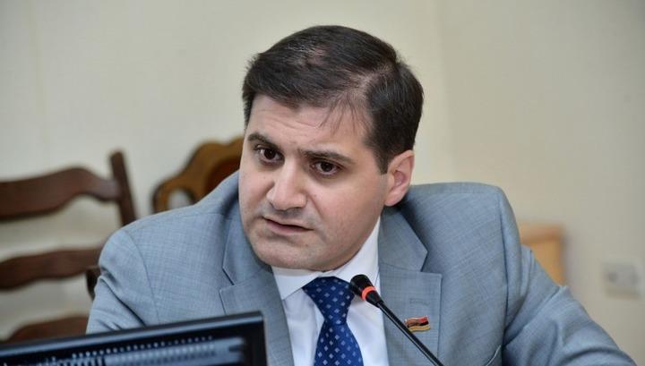 Արման Բաբաջանյանը պետք է ներողություն խնդրի ՀՅԴ-ից․ «Հրապարակ»