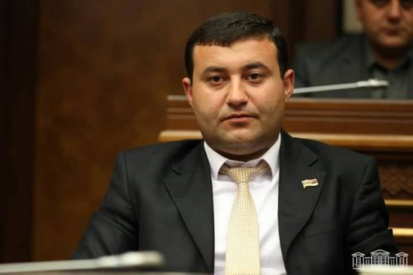 ՔՊ-ական պատգամավորը խոստացել էր մանդատից հրաժարվել, բայց չի կատարել այն. «Ժողովուրդ»