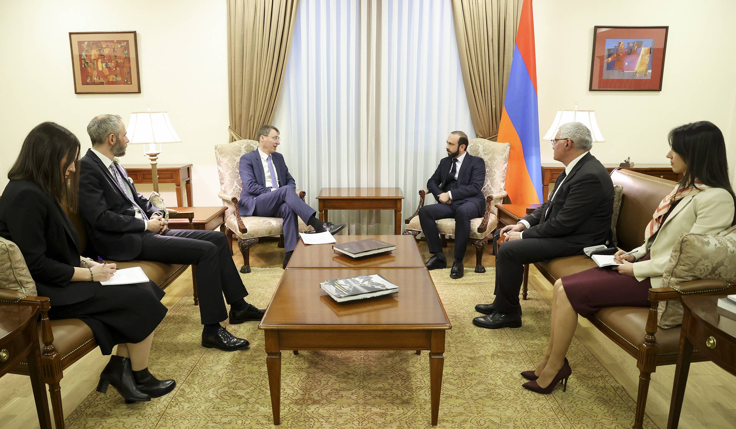 Провокации Азербайджана не способствуют усилиям по установлению стабильности в регионе: глава МИД Армении