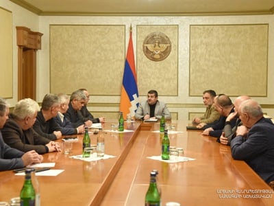 ԱՀ նախագահի գլխավորությամբ քննարկվել է Արցախի շուրջ ռազմաքաղաքական իրադրությունը