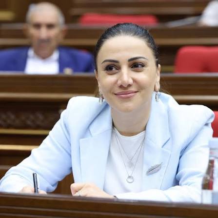 Փաշինյանի հետ երկար աշխատել եք, գուցե դա՞ է պատճառը, որ Ձեզ ընտրեցին. հարց` Մանավազյանին