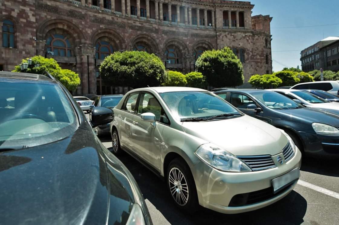 Վարչապետի աշխատակազմը 12 ավտոմեքենա է գնել. «Ժողովուրդ»