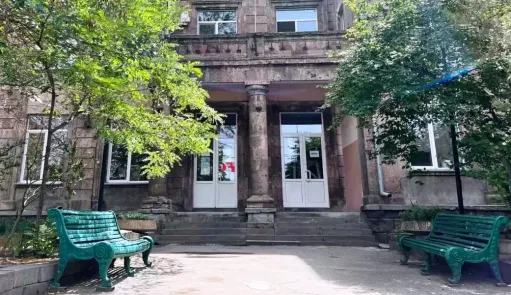 «Արշակունյաց» առողջության կենտրոնի բակում հայտնաբերվել է տղամարդու մարմին