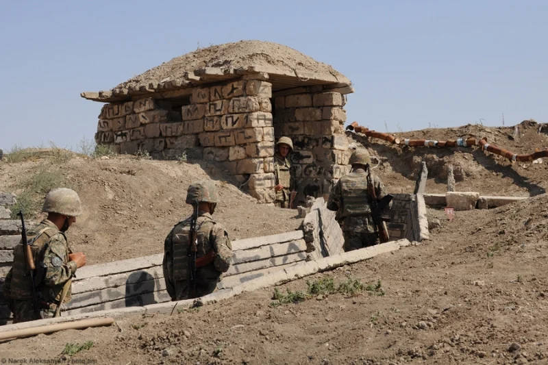 После вторжения в село Парух ВС Азербайджана продолжили перемещения: были предотвращены вражеские попытки диверсионного проникновения
