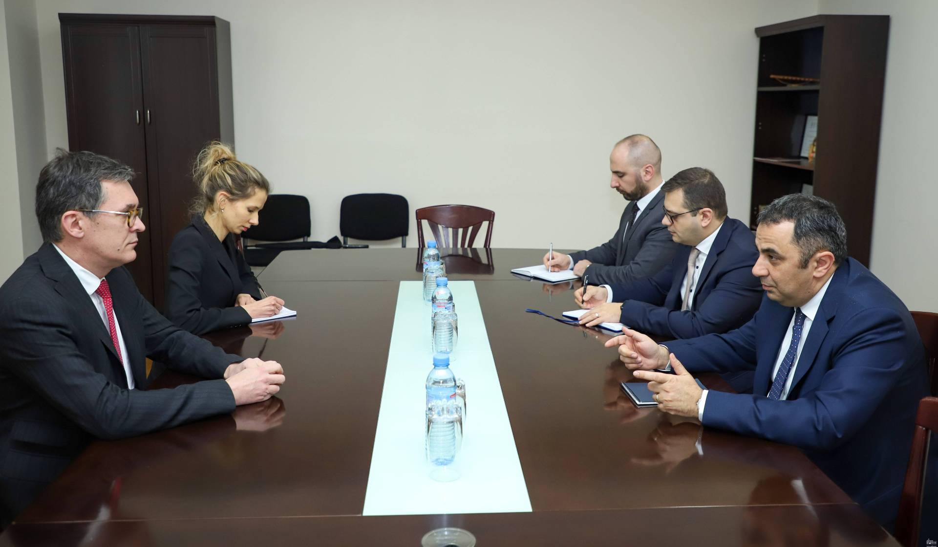 Ваге Геворкян представил сопредседателю Минской группы ОБСЕ от Франции подробности диверсионного нападения, совершенного Азербайджаном 5 марта в Нагорном Карабахе
