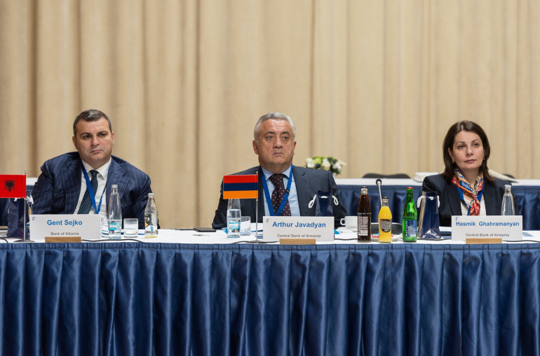 Ջավադյանը մասնակցել է Կենտրոնական Ասիայի, Սևծովյան տարածաշրջանի և Բալկանների երկրների ԿԲ-ներ կառավարիչների խորհրդի 42-րդ նիստին