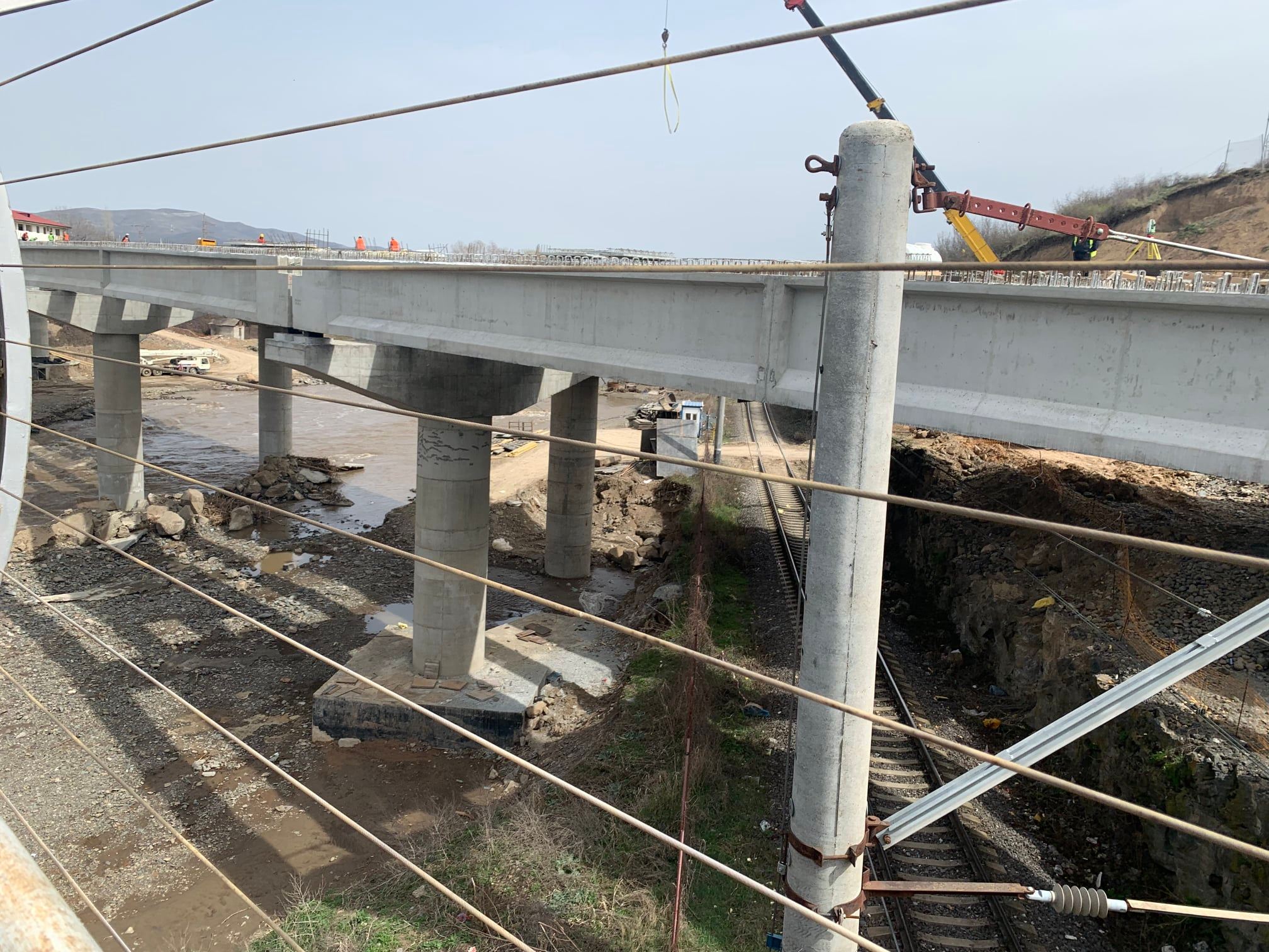 Армянская и грузинская стороны следили за строительством нового моста на КПП Баграташен