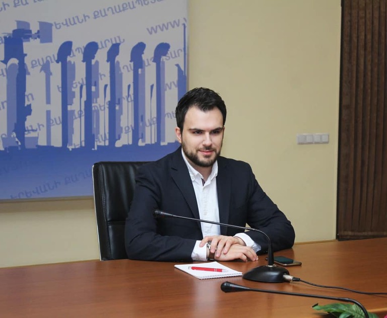 15 խորհրդատուն քի՞չ չէ. նայելով ձեր թիմի որակը, կարող է 150 խորհրդատու պետք լինել. ընդդիմադիրը հեգնեց ՔՊ–ին