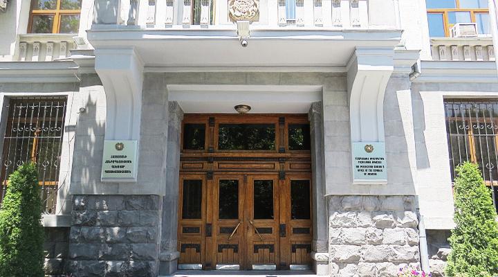 «Ժողովուրդ»․ Դատախազները չեն պատրաստվում լռել նախկին գլխավոր դատախազ Գեւորգ Կոստանյանի նկատմամբ հետախուզում հայտարարելու  առնչությամբ