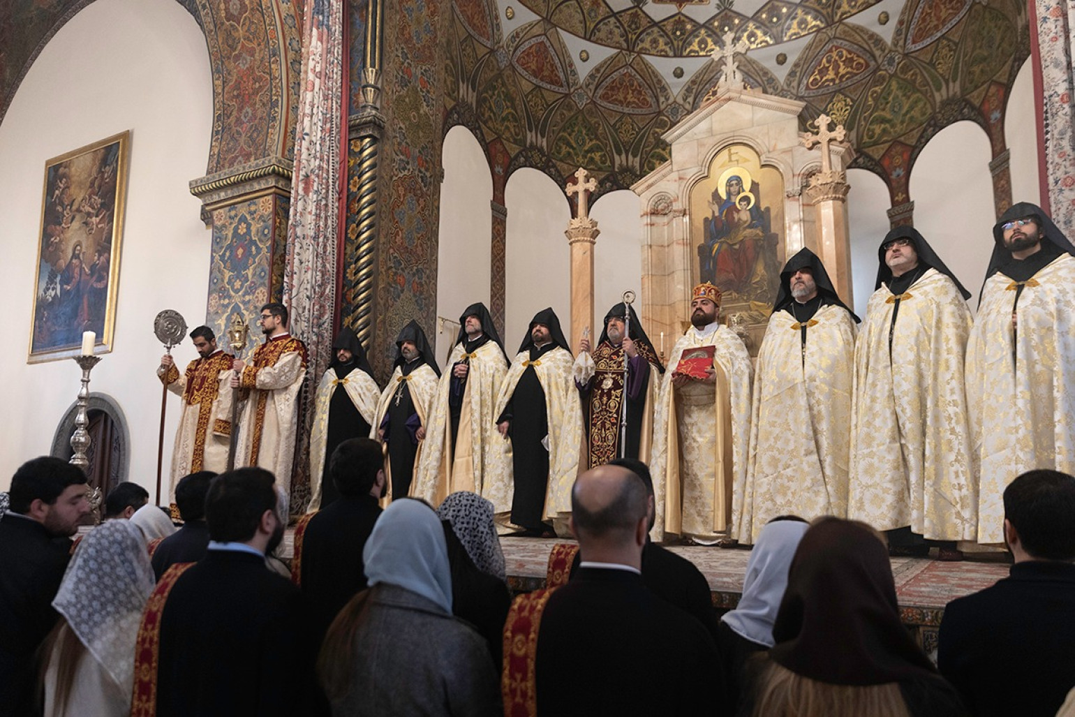 Տեառնընդառաջի խորհուրդը Աստծուն սպասելու, Նրան մոտենալու և Նրա ներկայությունն ապրելու մեջ է․ Մայր Աթոռ Սուրբ Էջմիածնում տոնախմբվեց Տեառնընդառաջը