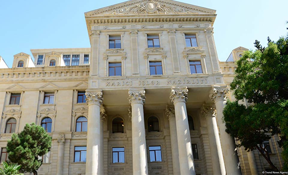 Բաքուն արձագանքել է Լաչինի միջանցքի վերաբերյալ Վիլնյուսի ու Օտտավայի հայտարարություններին