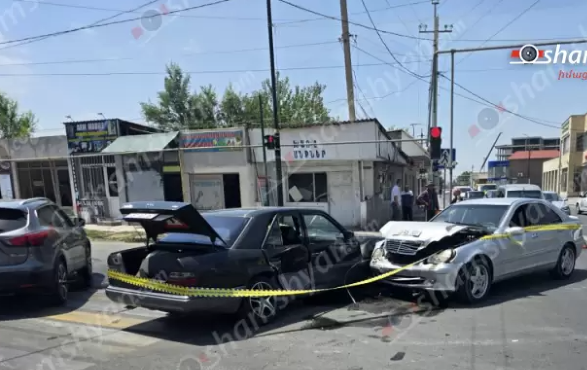 Մասիսում բախվել են 2 «Mercedes». կա տուժած