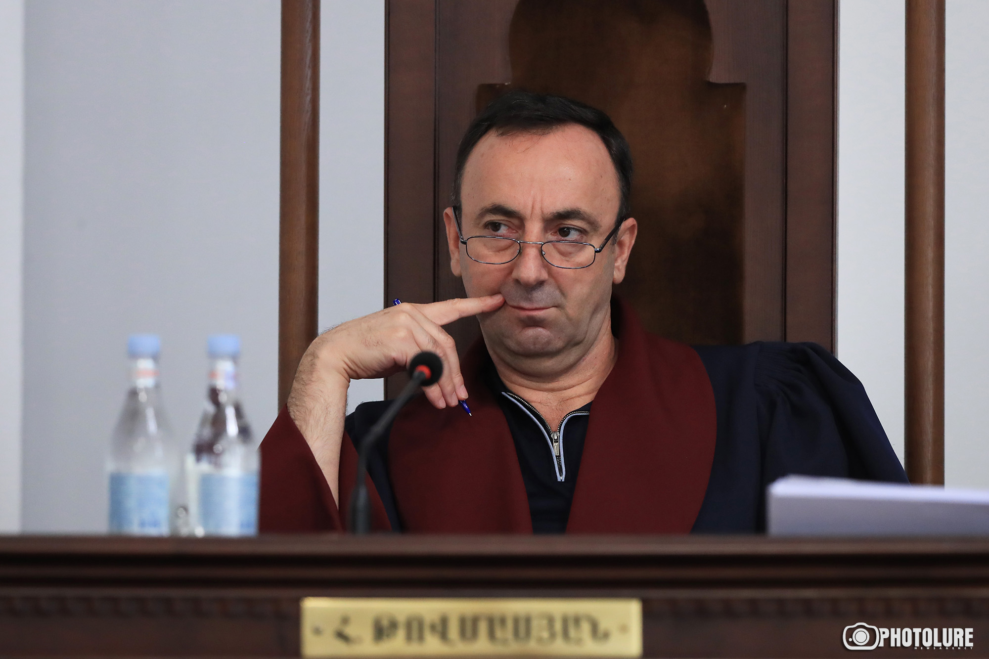 Հրայր Թովմասյանը հանդես է գալիս պաշտպանական ճառով (ուղիղ)