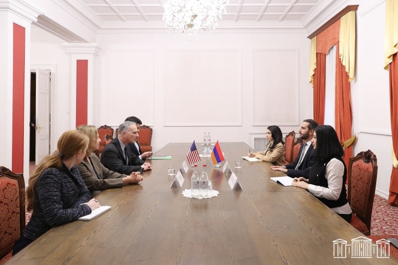 Ռուբեն Ռուբինյանը Լուիս Բոնոյի հետ քննարկել է Հայաստանի և Ադրբեջանի միջև խաղաղության գործընթացը