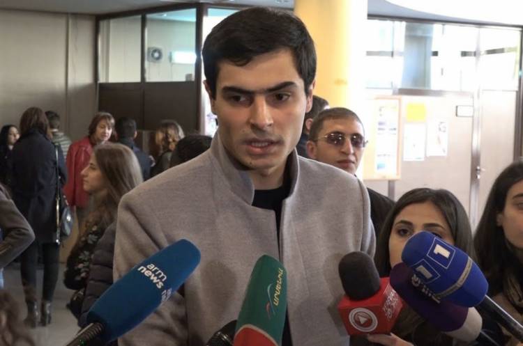 Սկզբում բերման ենթարկեցին որպես կասկածյալ, հետո հարցաքննեցին որպես վկա. ԵՊՀ ուսխորհրդի նախագահ