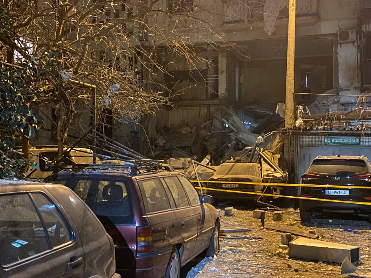 Թբիլիսիի Սամտրեդիա փողոցում բազմաբնակարան շենքում հզոր պայթյուն է որոտացել