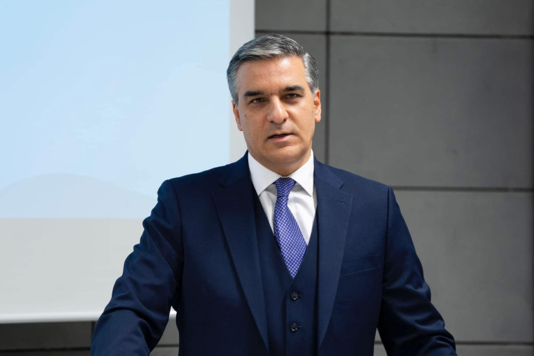 Փաշինյանը հանձնարարել է Կաթողիկոսի անձնական կյանքի մասին տվյալներ հավաքել. Արման Թաթոյան