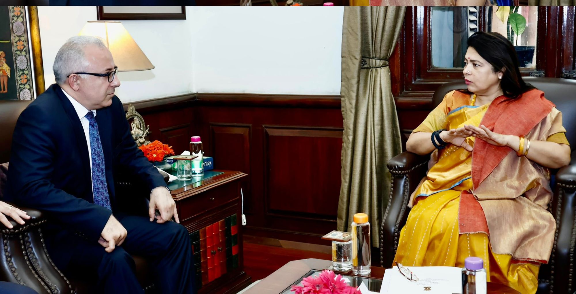 ՀՀ ԱԳՆ տեղակալը մշակույթի ոլորտում համագործակցության վերաբերյալ մտքեր է փոխանակել Հնդկաստանի արտաքին գործերի և մշակույթի պետական նախարարի հետ
