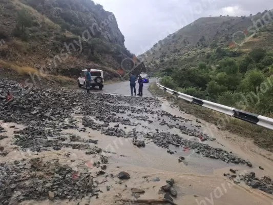 Եղեգիս-Հերմոն ավտոճանապարհին հորդառատ անձրևի հետևանքով տեղի է ունեցել քարաթափում․ այն դարձել է ոչ երթևեկելի