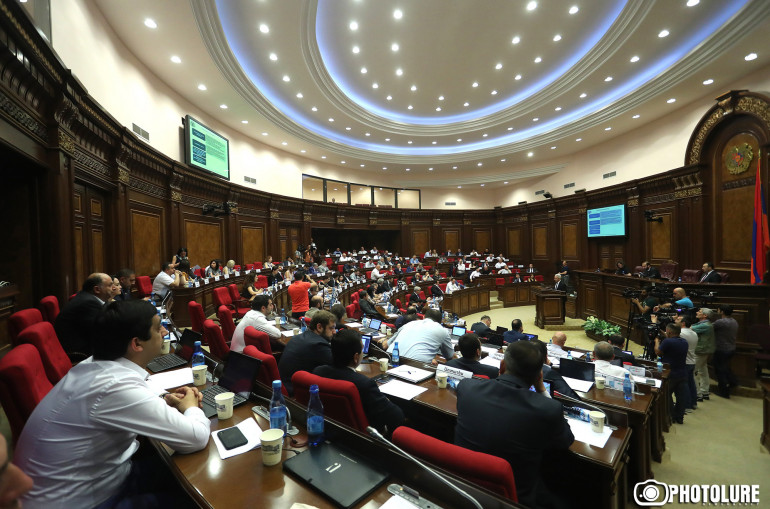ԱԺ-ն ընդունեց «Փախստականների և ապաստանի մասին» օրենքում լրացում կատարելու օրինագծերի փաթեթը