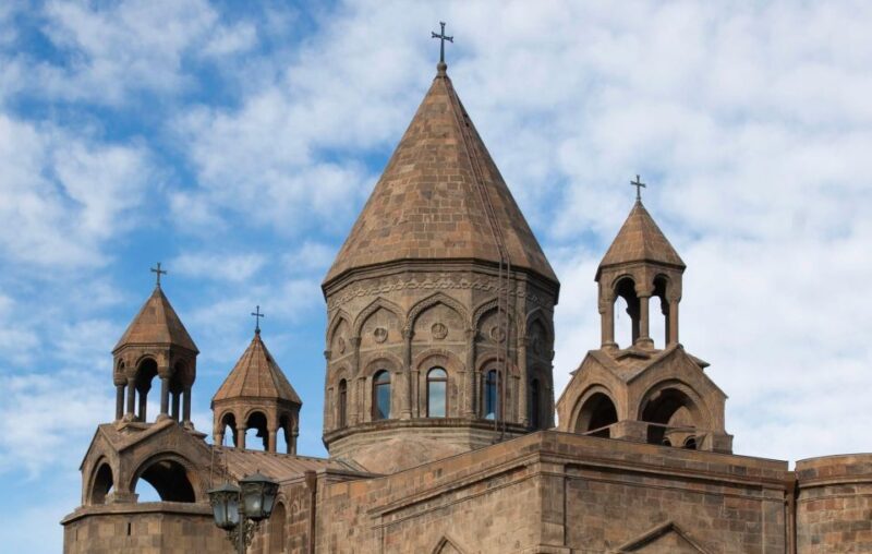 Եկեղեցիների համաշխարհային խորհուրդը դատապարտում է Հայաստանում հոգևորականների հալածանքը