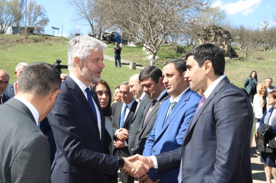 Ստորագրվել է համագործակցության համաձայնագիր Սյունիքի մարզի և Ֆրանսիայի Օվերնյ-Ռոն-Ալպ շրջանի միջև