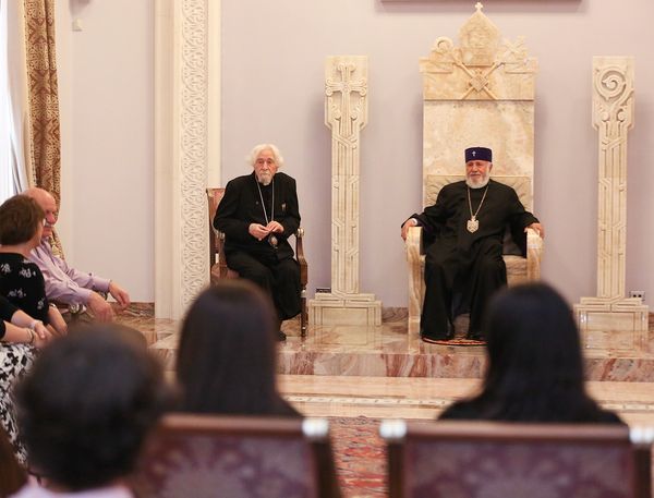 Ամենայն Հայոց Կաթողիկոսն ընդունեց Դետրոյթի Սուրբ Հովհաննես Մկրտիչ եկեղեցու համայնքի անդամներին