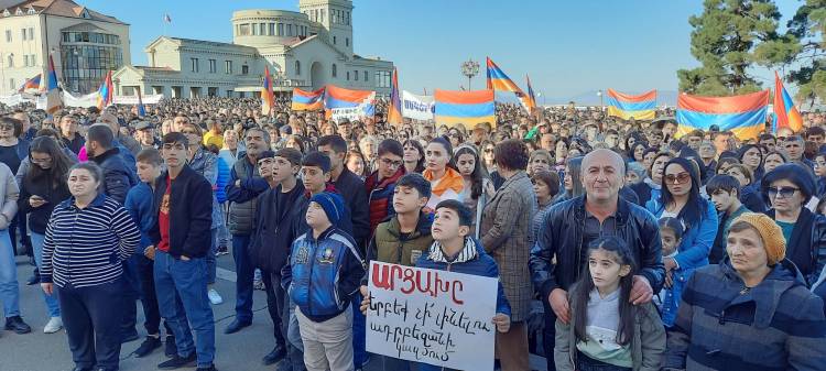 ԱԱԾ տնօրենը և ԱԻ նախարարը կիրակի մեկնել էին Արցախ և տեղում հետևել հանրահավաքին․  «Հրապարակ»