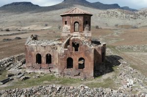 Սիվրիհիսար գյուղի 1500-ամյա հայկական եկեղեցի այցելուների թիվը բավականին մեծ է