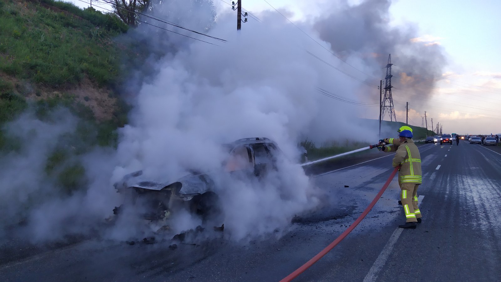 Երևան-Իջևան ավտոճանապարհի 75-րդ կմ-ին այրվել է «Porsche» մակնիշի ավտոմեքենա