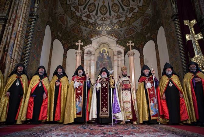 Մեծ ցավով ընթերցեցինք Հայրապետի հասցեին անպատկառ արտահայտություններով համեմված հոդվածները. Ֆրանսիայի Թեմի հոգևորականներ
