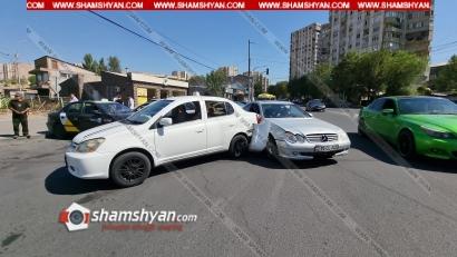 Ավտովթար՝ Երևանում. 15 Թաղամասում՝ Չաուշի արձանի հարևանությամբ, բախվել են Mercedes-ն ու Toyota-ն